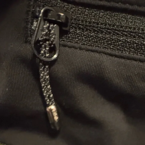 Lululemon Run Times Short (4-way Stretch)
Pop Cut Fatigue Green Black / Black - Picture 12 of 13